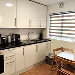 Centrally Located 2-Bedroom Apartment In London!