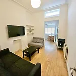 Centrally Located 2-Bedroom Apartment In London!